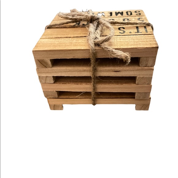 NWOT Mud Pie Wooden Pallet Coasters - “It’s 5:00 Somewhere” - Picture 4 of 7